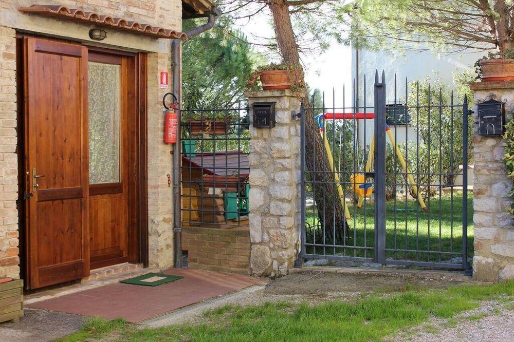 Agriturismo La Ginestrella Civitella D'Arna エクステリア 写真