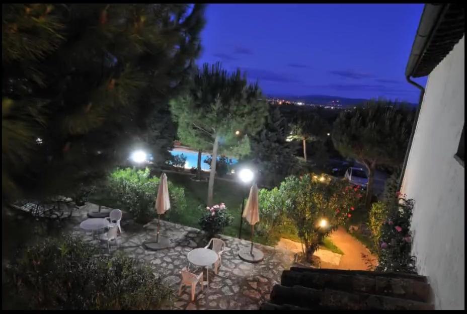 Agriturismo La Ginestrella Civitella D'Arna エクステリア 写真
